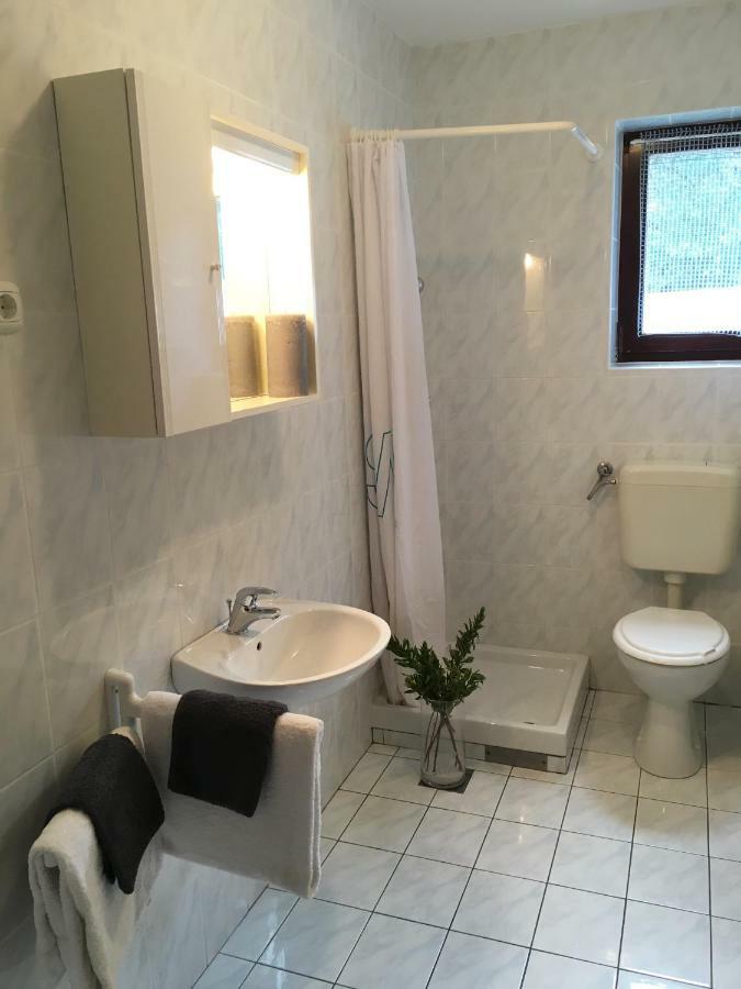 Apartmani Lisac Baska  Exterior photo
